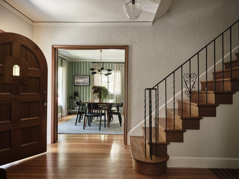 933Sunnyhills_Entry_01.jpg
